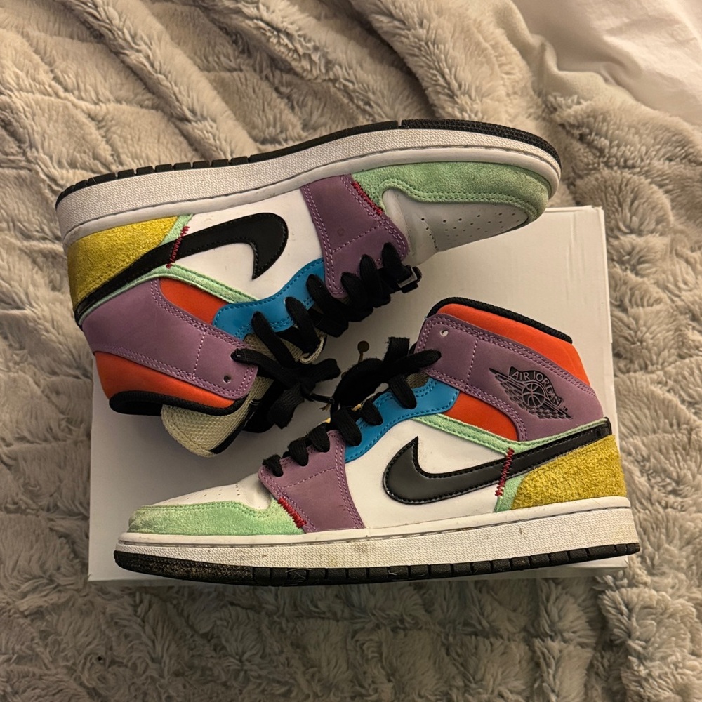 Nike Air Jordan 1 Mid SE Lightbulb